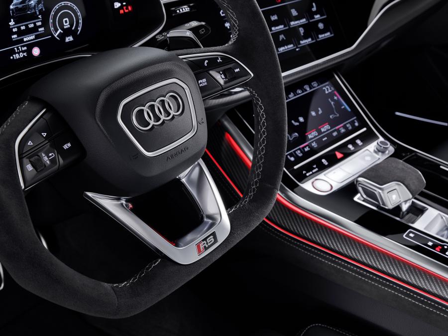 Детали интерьера Audi RS Q8 2020 года  (WW) (фото 11 из 92)
